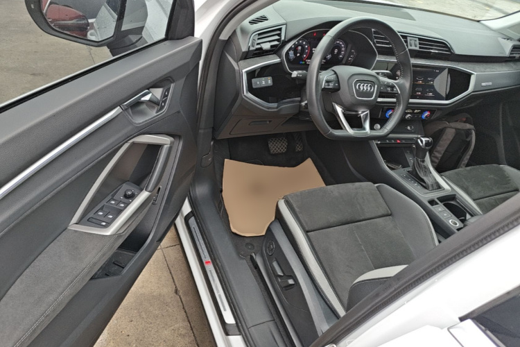 Audi Q3 2020 #16 Audi Q3 2020 car image #16