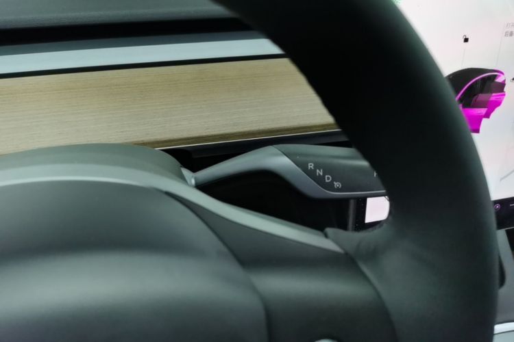 Tesla Model Y 2021 #14 Tesla Model Y 2021 car image #14