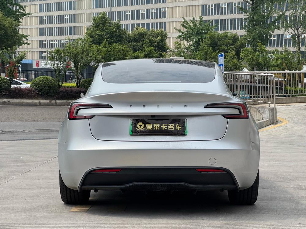 Tesla Model 3 2025 car image #5