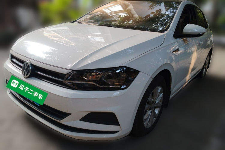 Volkswagen Polo 2019 car image #2