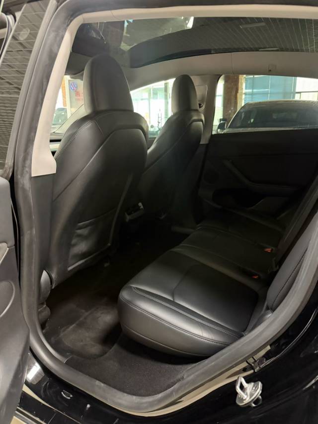Tesla Model Y 2023 car image #7