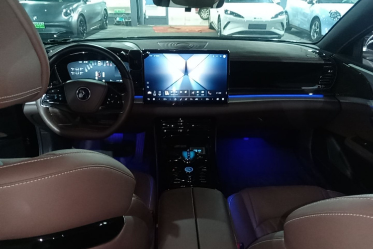 BYD Han 2025 immagine di auto #11