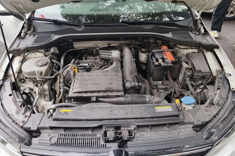 Volkswagen Golf 2021 car image #22