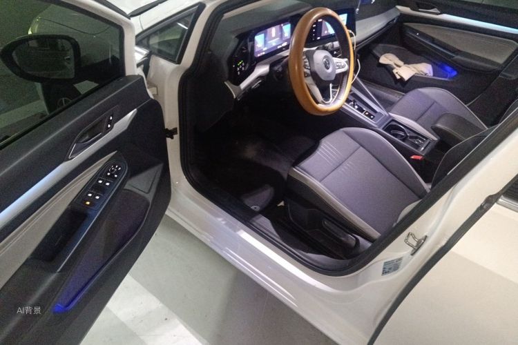 Volkswagen Golf 2021 car image #18