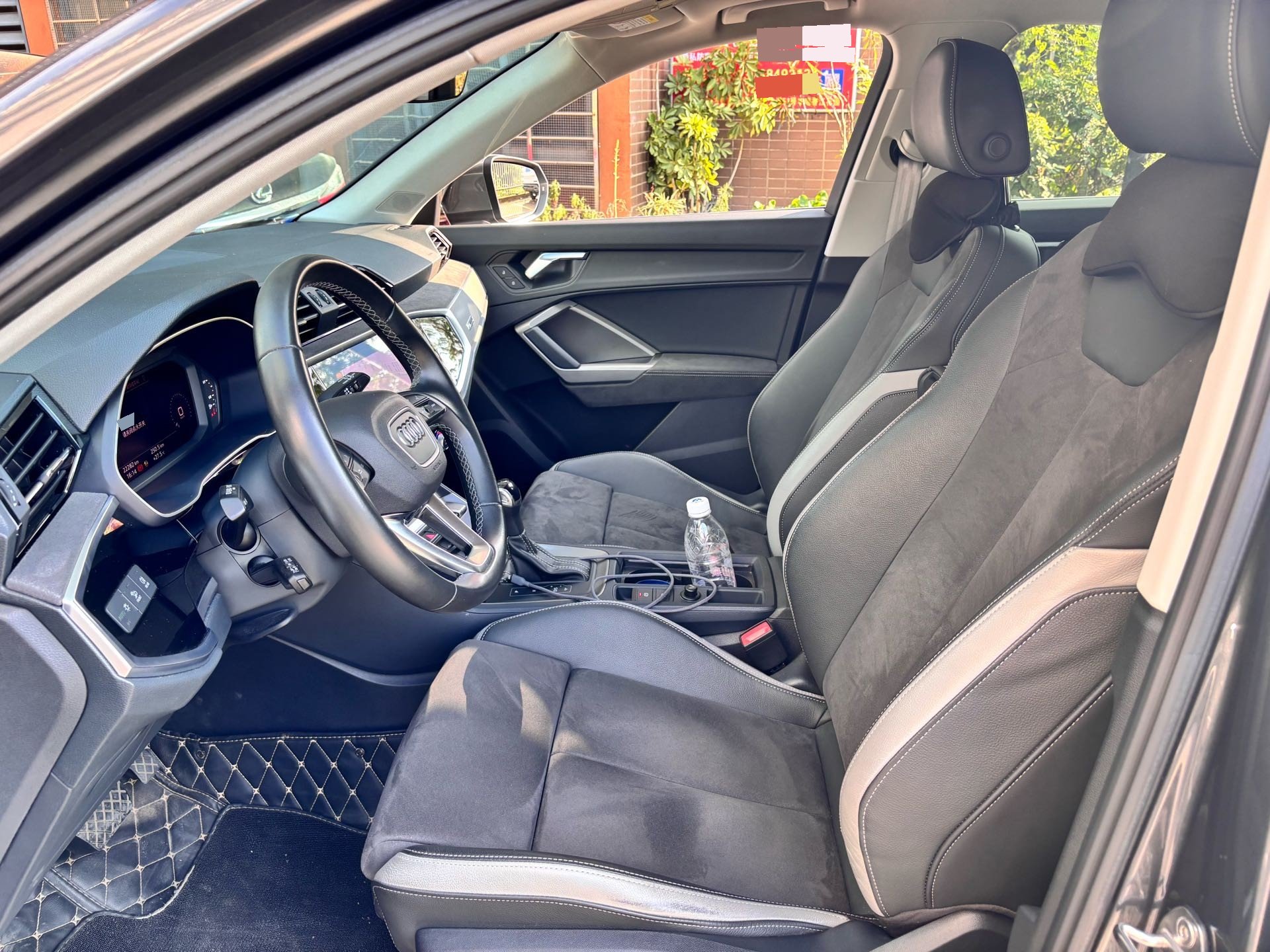 Audi Q3 2023 car image #4