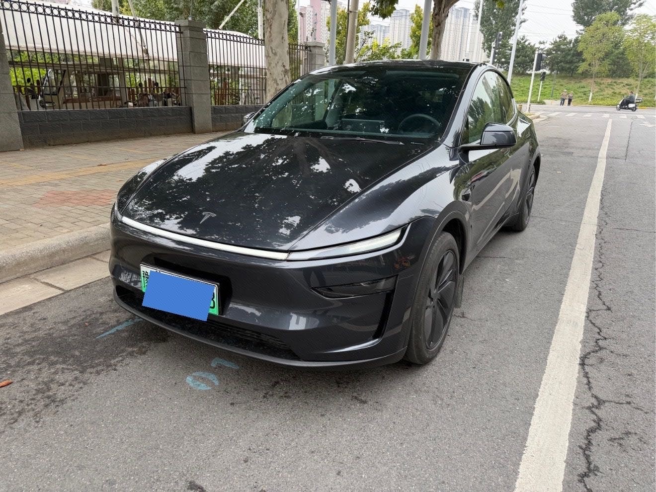Tesla Model Y 2025 Tesla Model Y 2025 car image