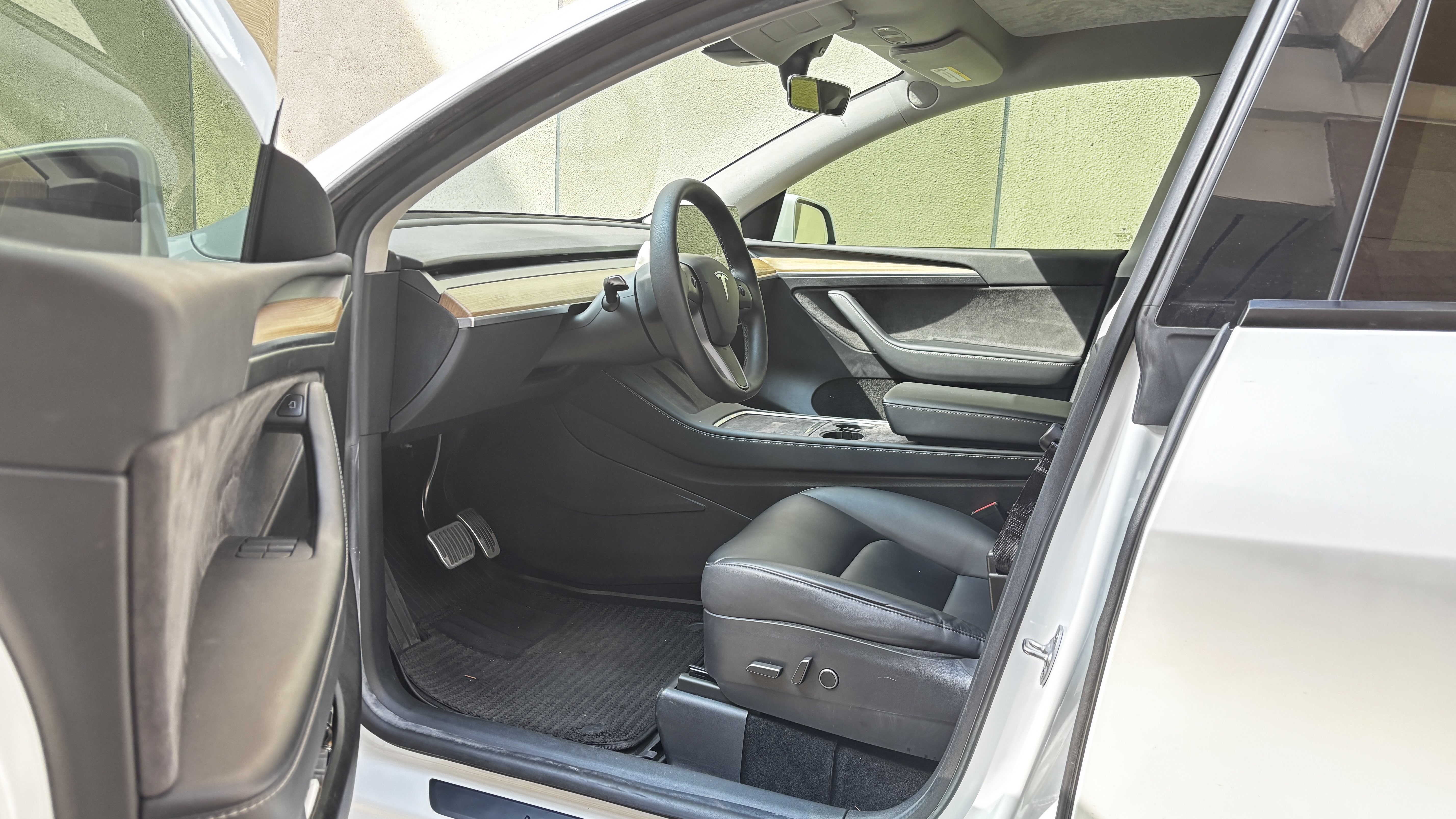 Tesla Model Y 2022 #6 Tesla Model Y 2022 car image #6