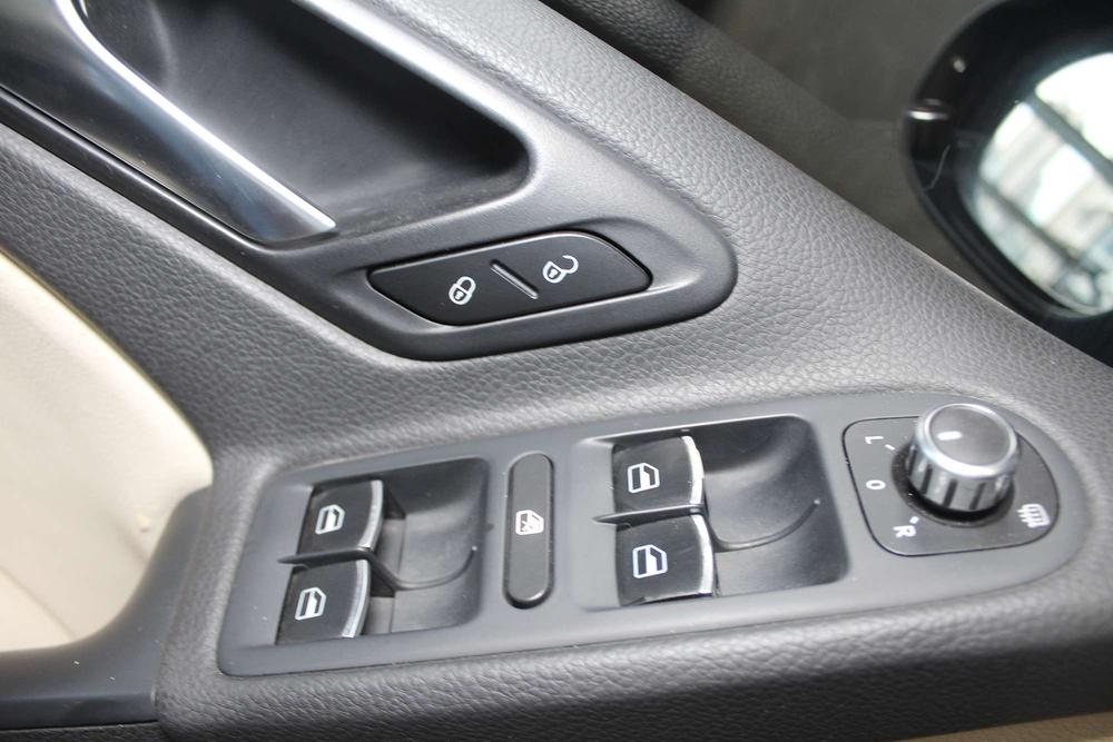Volkswagen Golf 2013 car image #13