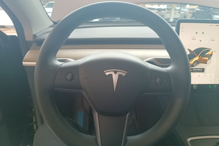 Tesla Model Y 2023 #15 Tesla Model Y 2023 immagine di auto #15