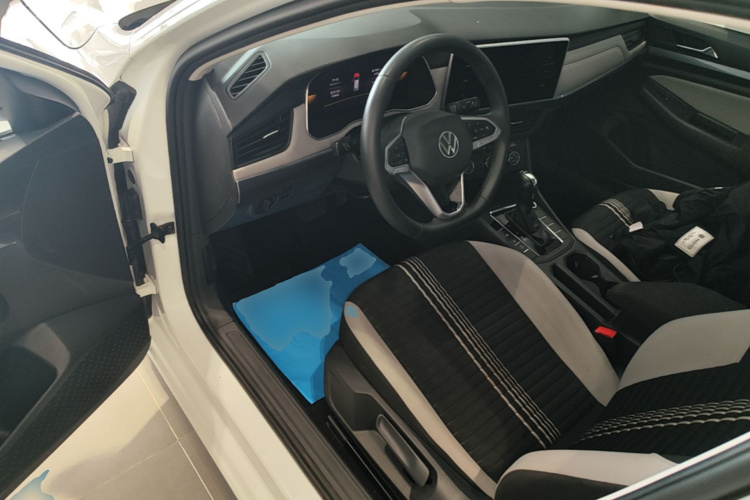 Volkswagen Bora 2023 car image #16