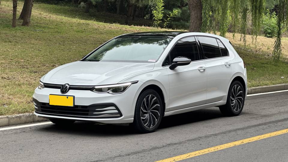 Volkswagen Golf 2021 car image 