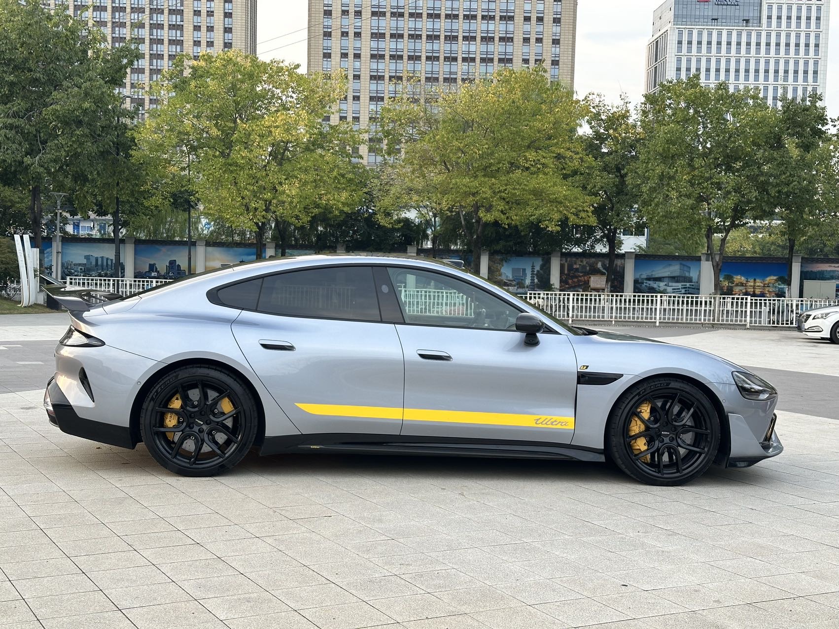 MI SU7 Ultra 2025 #5 MI SU7 Ultra 2025 car image #5