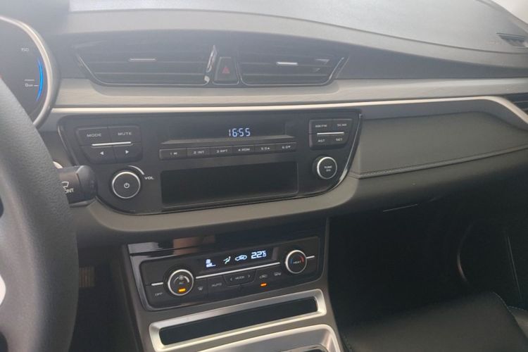 GEELY Emgrand New Energy 2019 #13 GEELY Emgrand New Energy 2019 car image #13