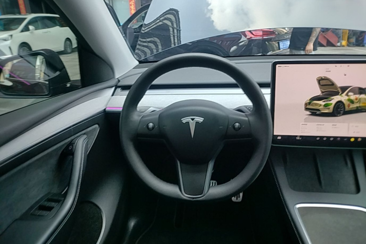 Tesla Model Y 2023 #11 Tesla Model Y 2023 car image #11