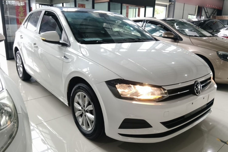 Volkswagen Polo 2022 car image #4