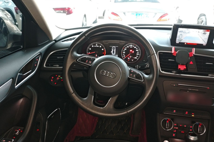 Audi Q3 2019 #11 Audi Q3 2019 car image #11