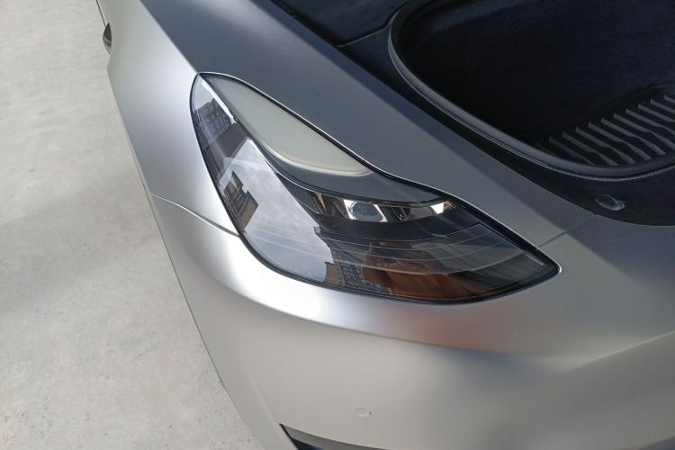 Tesla Model Y 2022 car image #8