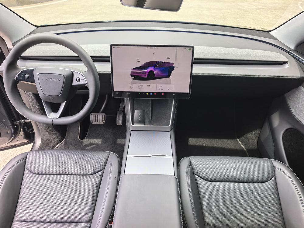 Tesla Model Y 2025 #19 Tesla Model Y 2025 car image #19