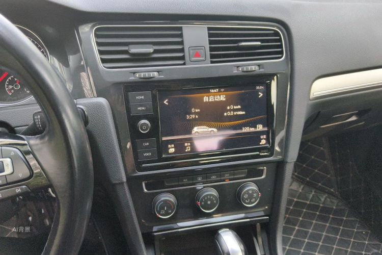 Volkswagen Golf 2019 car image #15