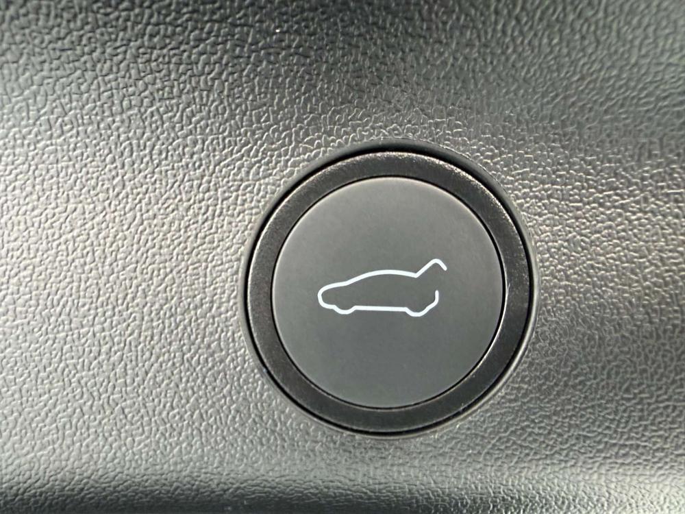 Tesla Model Y 2024 #13 Tesla Model Y 2024 car image #13