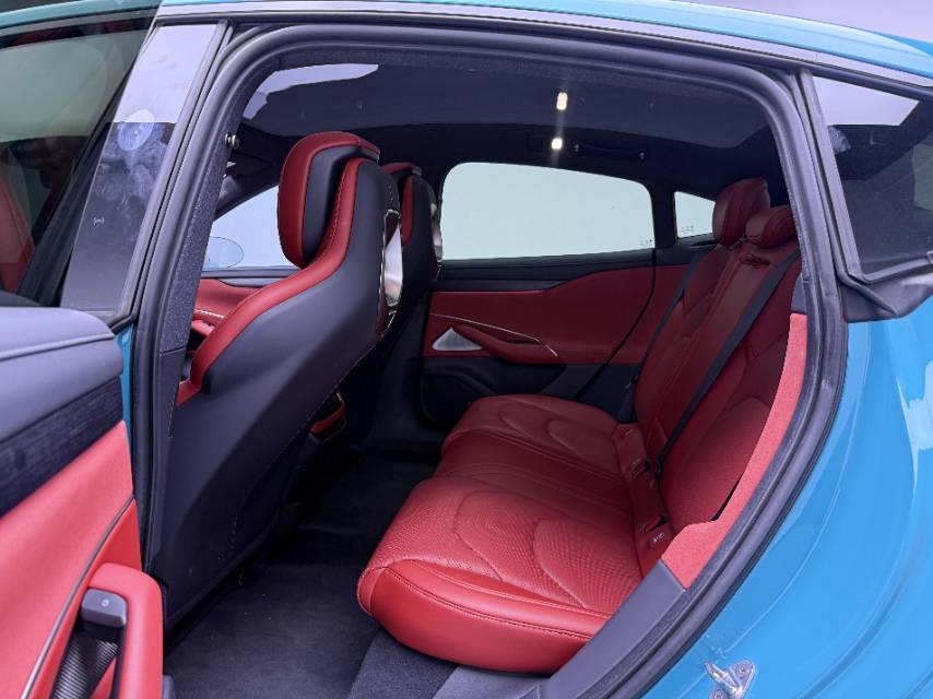 MI SU7 2024 car image #7