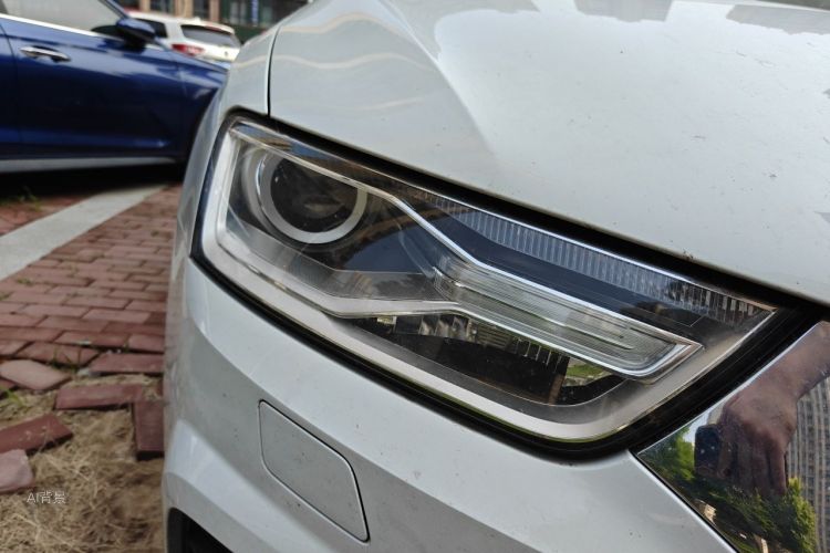 Audi Q3 2016 car image #8