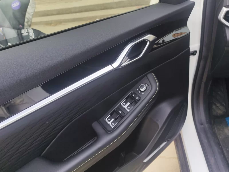 GEELY Coolray 2025 #10 GEELY Coolray 2025 car image #10