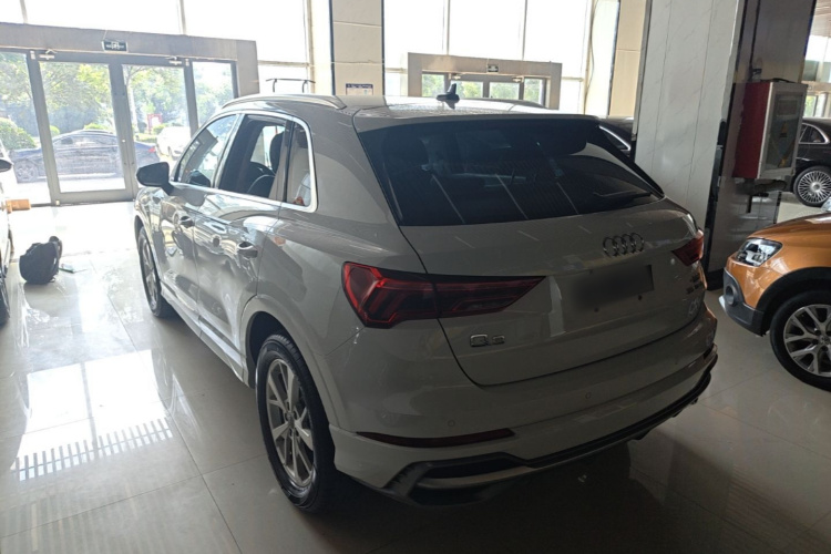 Audi Q3 2019 #5 Audi Q3 2019 car image #5