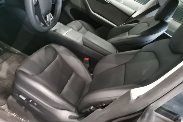 Tesla Model Y 2025 #19 Tesla Model Y 2025 car image #19