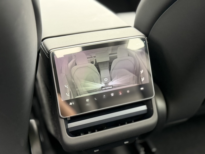 Tesla Model 3 2026 car image #8