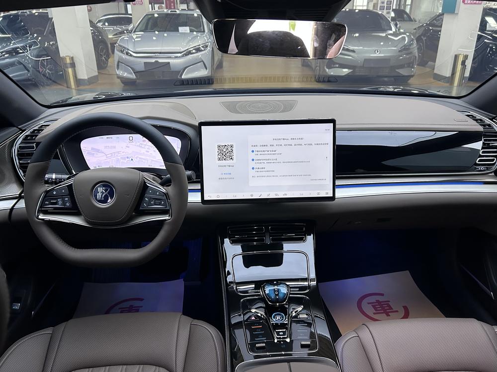 BYD Han 2025 car image #5