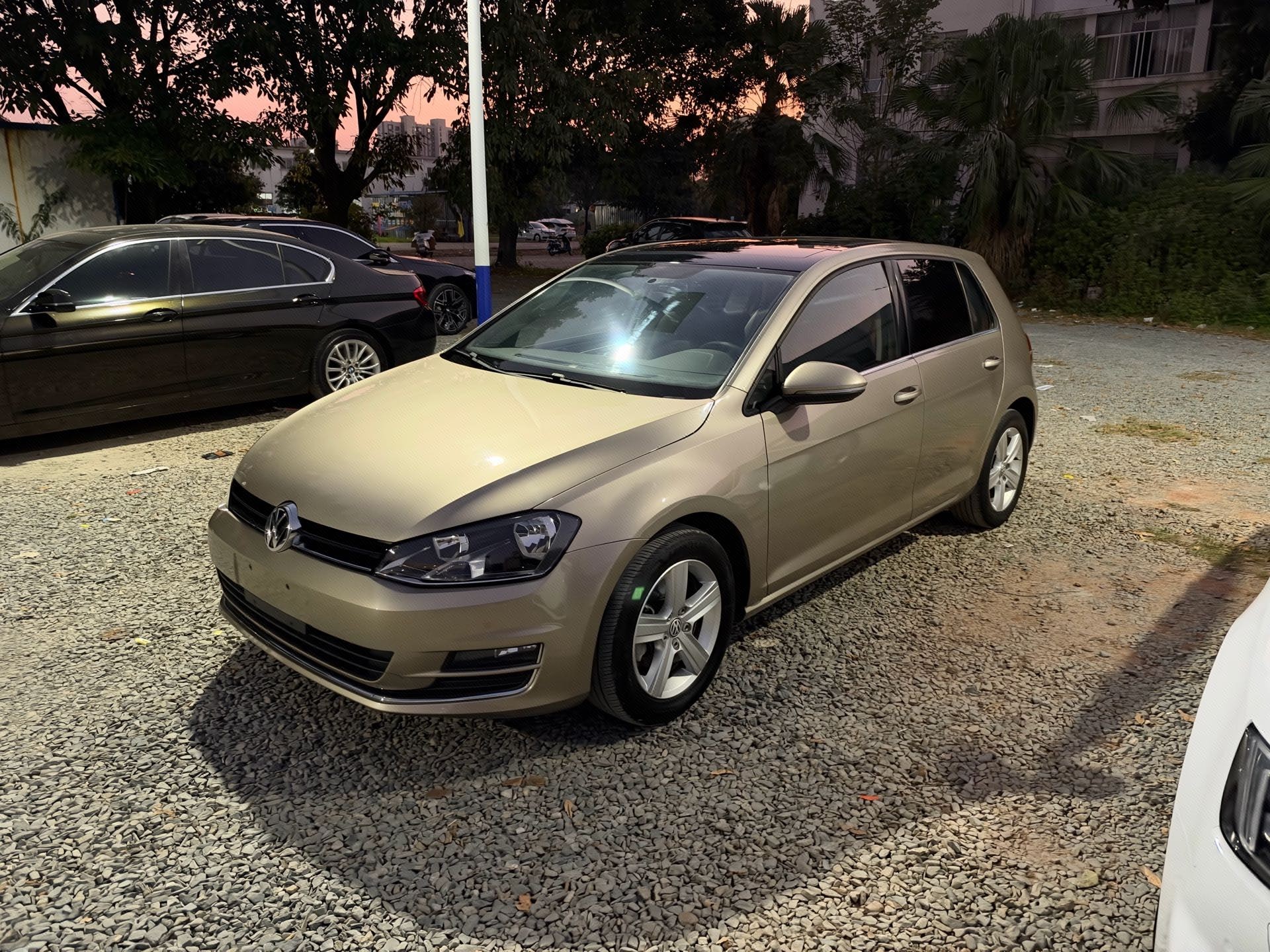 Volkswagen Golf 2016 car image 