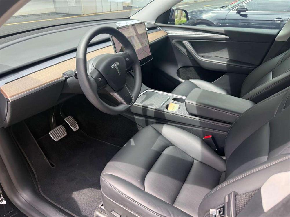 Tesla Model Y 2021 car image #12