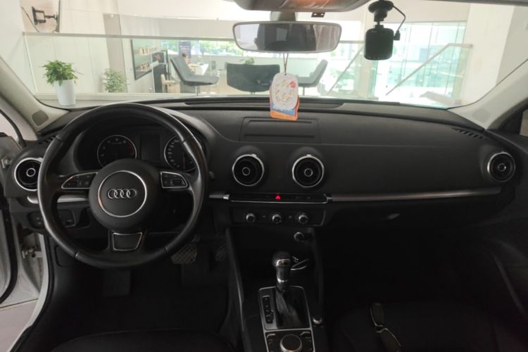 Audi A3 2016 immagine di auto #10