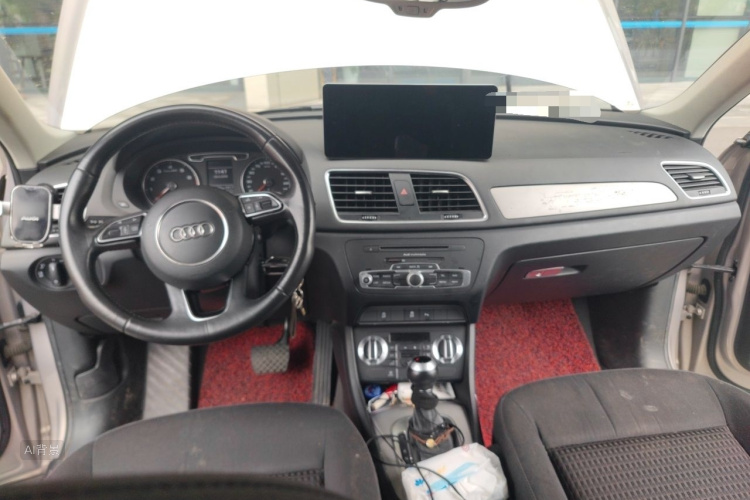 Audi Q3 2016 car image #11