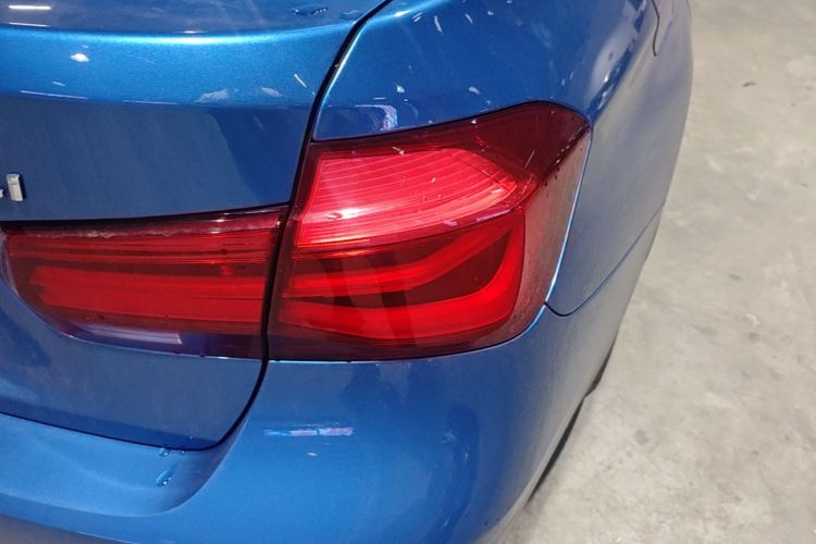 BMW 3 Series 2018 #8 BMW 3 Series 2018 car image #8