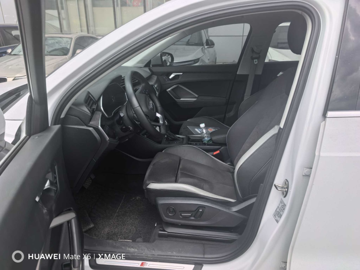 Audi Q3 2023 car image #5