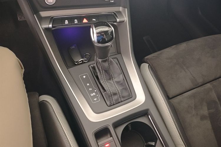 Audi Q3 2019 #14 Audi Q3 2019 car image #14