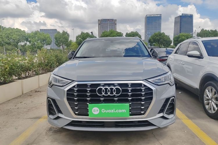 Audi Q3 2020 car image #3