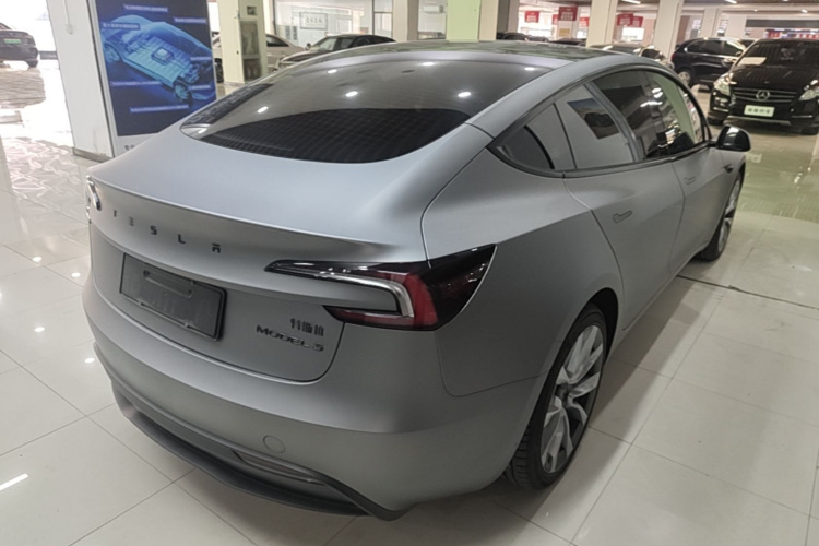 Tesla Model 3 2024 car image #5