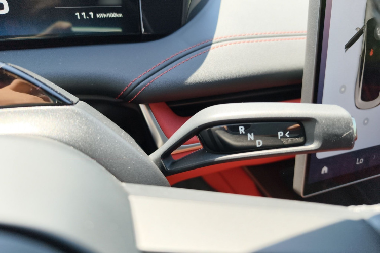 MI SU7 2024 imagen de coche #15