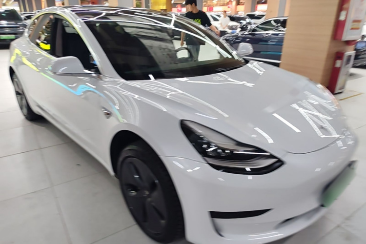 Tesla Model 3 2020 immagine di auto #4