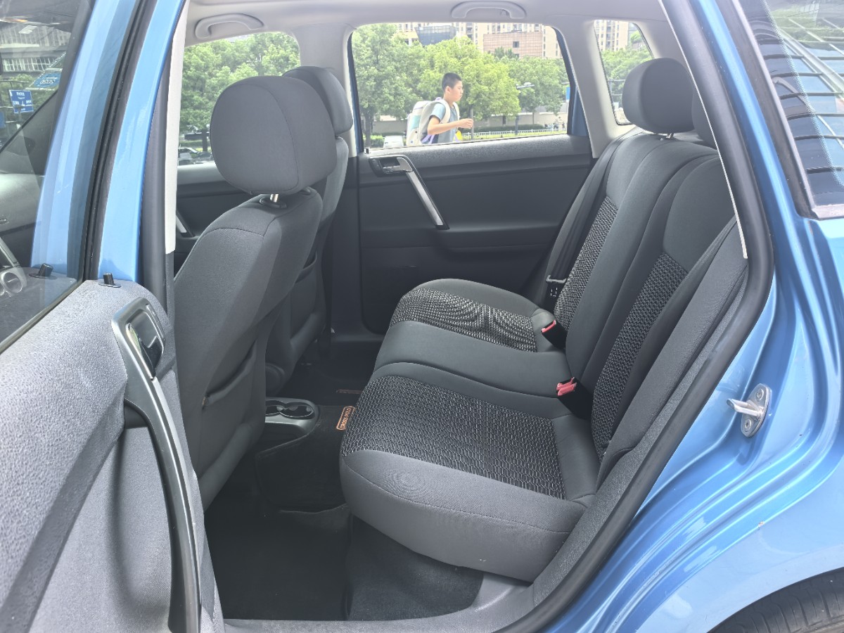Volkswagen Polo 2009 car image #4
