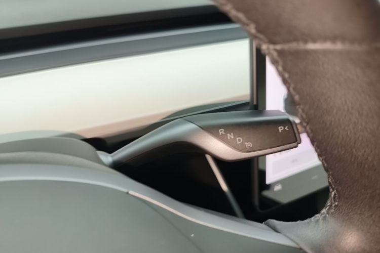 Tesla Model 3 2020 car image #18