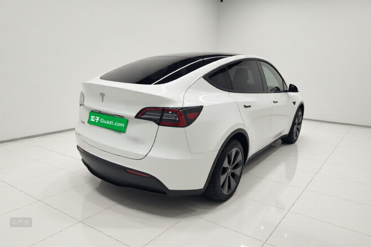 Tesla Model Y 2022 #5 Tesla Model Y 2022 car image #5