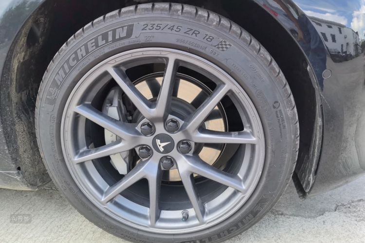 Tesla Model 3 2021 car image #9