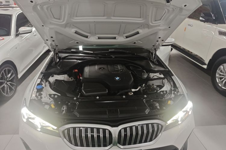BMW 3 Series 2024 car image #20