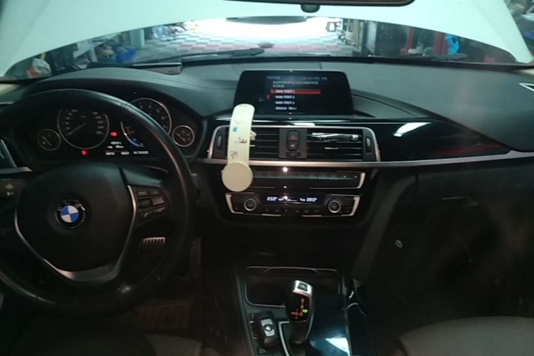 BMW 3 Series 2018 #11 BMW 3 Series 2018 immagine di auto #11