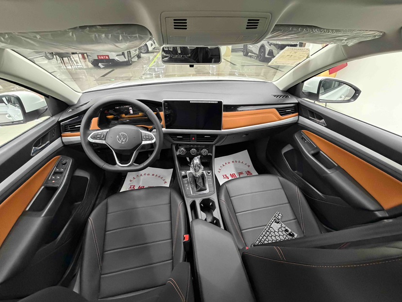 Volkswagen Bora 2014 car image #3