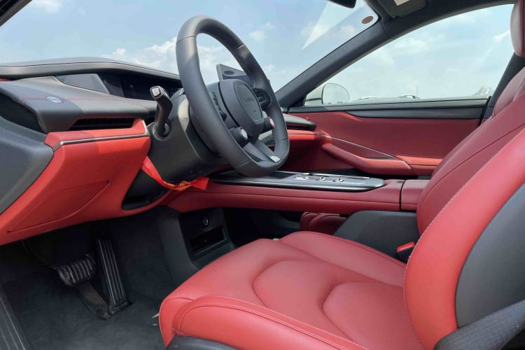 MI SU7 2025 immagine di auto #8